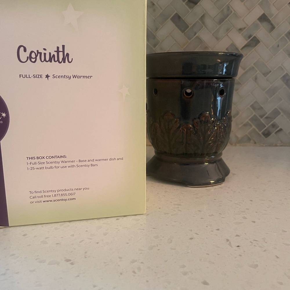 RETIRED SCENTSY WARMERS FULL SIZE CORINTH- lightly used with Box